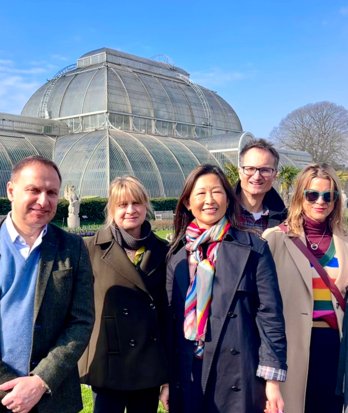 Brighton College Society enjoying a trip to the botanical gardens at Kew