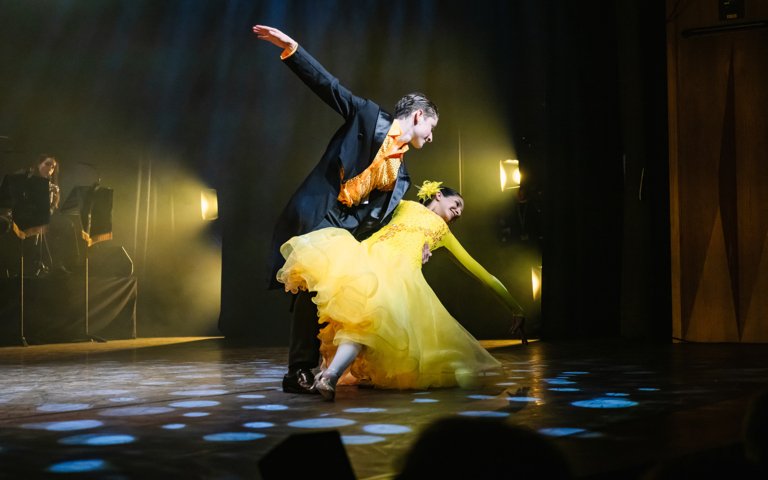  JZ8 6803 XL  carousel  