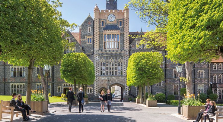  Pupils walking through the Quad up from the Cairns Tower 