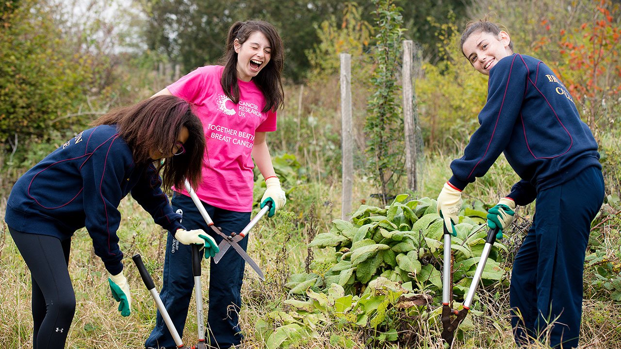 Make-A-Difference-Day-Pupils-Gardening.jpg