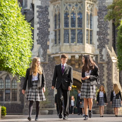 Brighton-College-pupils-walking-front-quad.jpg